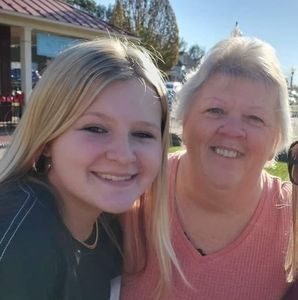 Meet your Posher, Sandy